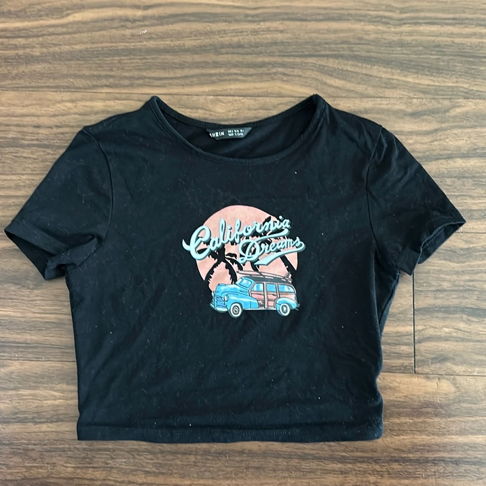 Black short sleeve with California Dreams logo
